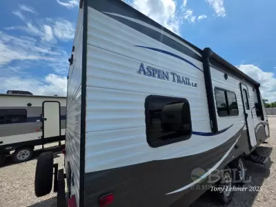 Used 2018 Dutchmen RV Aspen Trail 25BH — photo 9