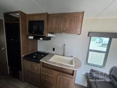 Used 2018 Dutchmen RV Aspen Trail 25BH — photo 15