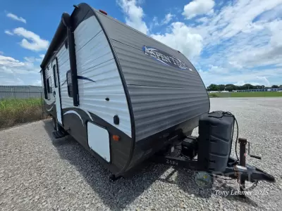 Used 2018 Dutchmen RV Aspen Trail 25BH for sale in Bartlesville