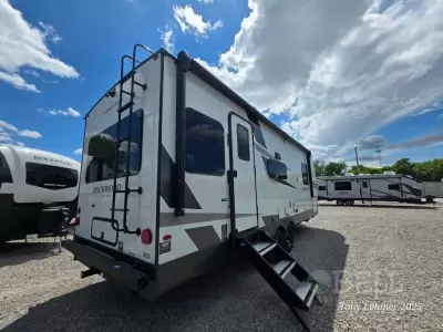 New 2026 Forest River RV Rockwood Ultra Lite 302RDT — photo 9