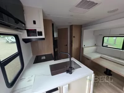 New 2026 Winnebago Thrive 22MBH — photo 15