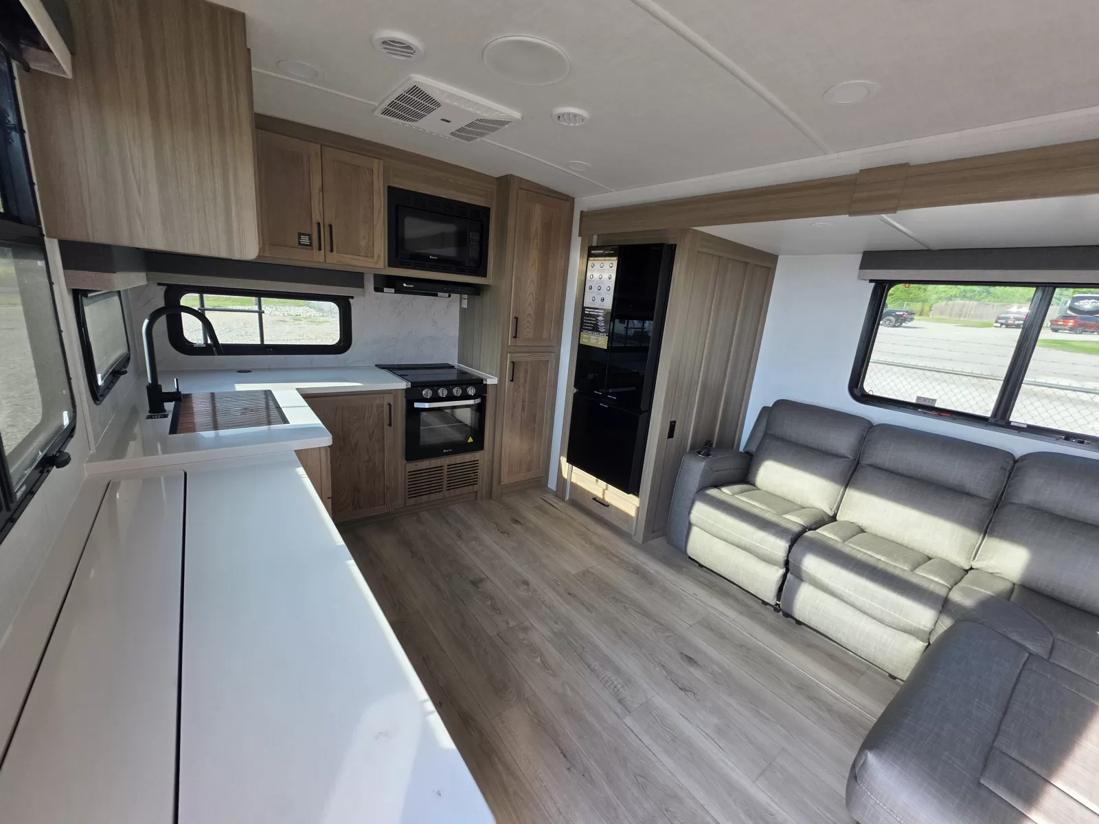 2027 Forest River Rockwood Ultra Lite 2711RK travel trailer amenities available at Bell Camper Sales in Bartlesville, Oklahoma