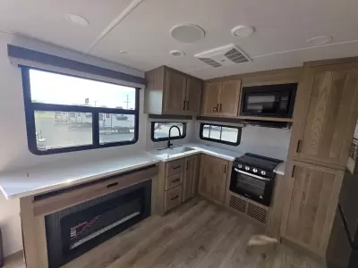New 2027 Forest River RV Rockwood Ultra Lite 2711RK — photo 15