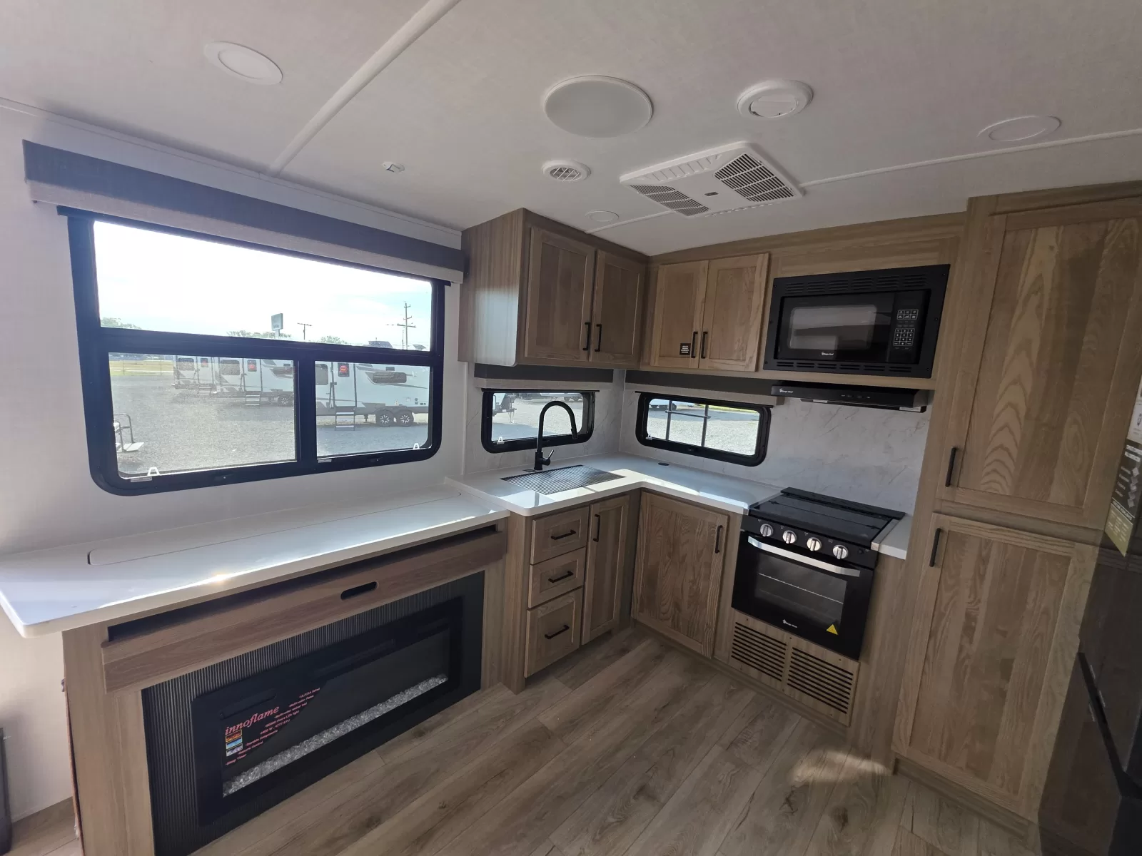 2027 Forest River Rockwood Ultra Lite 2711RK travel trailer features available at Bell Camper Sales in Bartlesville, Oklahoma
