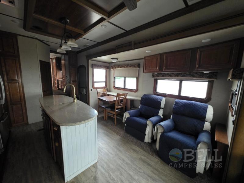 Used 2017 Redwood RV Redwood 3901MB