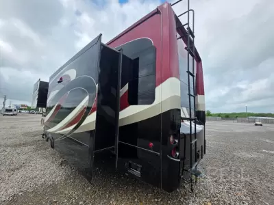 Used 2017 Redwood RV Redwood 3901MB — photo 8