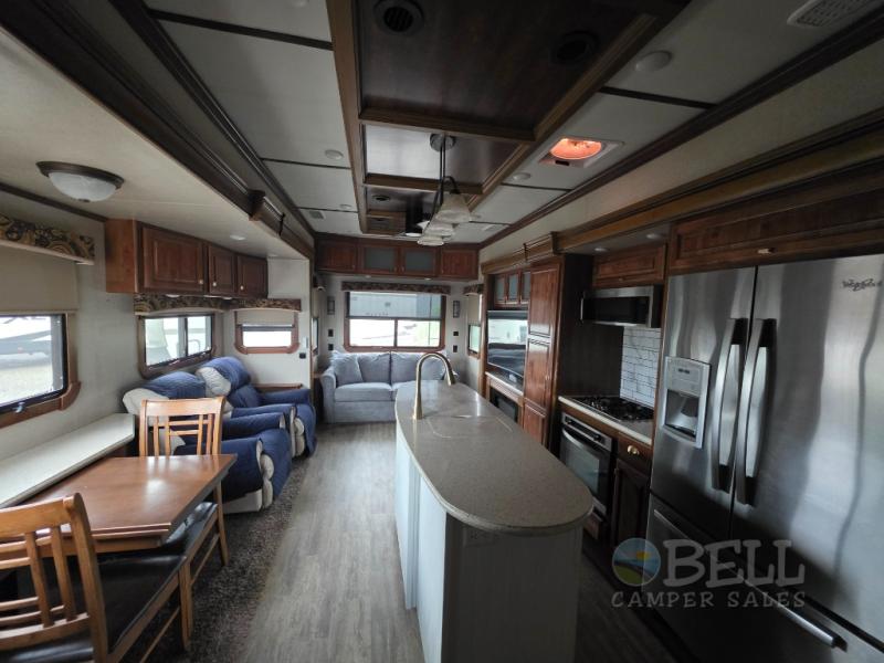 Used 2017 Redwood RV Redwood 3901MB