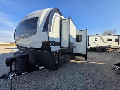 New 2027 ROCKWOOD Mini Lite 2513S — photo 5
