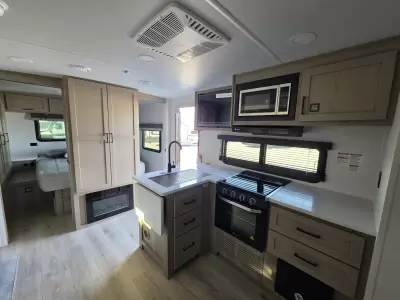 New 2027 ROCKWOOD Mini Lite 2513S — photo 18