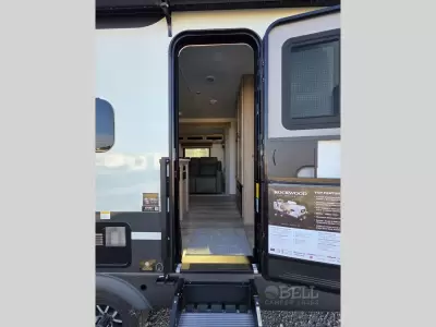 New 2026 Forest River RV Rockwood Mini Lite 2513S — photo 17