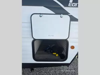 New 2026 Shasta RVs i-5 Edition 526BH — photo 12