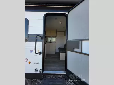 New 2026 Shasta RVs i-5 Edition 526BH — photo 14