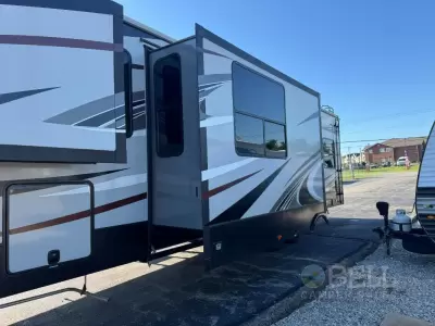 Used 2020 Heartland Cyclone 3713 — photo 5