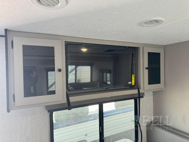 New 2025 Coachmen RV Apex Ultra-Lite 256BHS