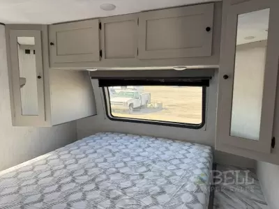 New 2025 Coachmen RV Apex Ultra-Lite 256BHS — photo 9