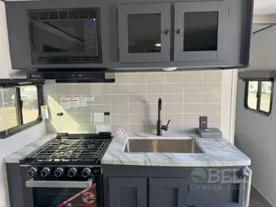 New 2025 Coachmen RV Apex Ultra-Lite 256BHS — photo 10