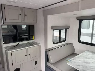 New 2025 Coachmen RV Apex Ultra-Lite 241BHS — photo 11