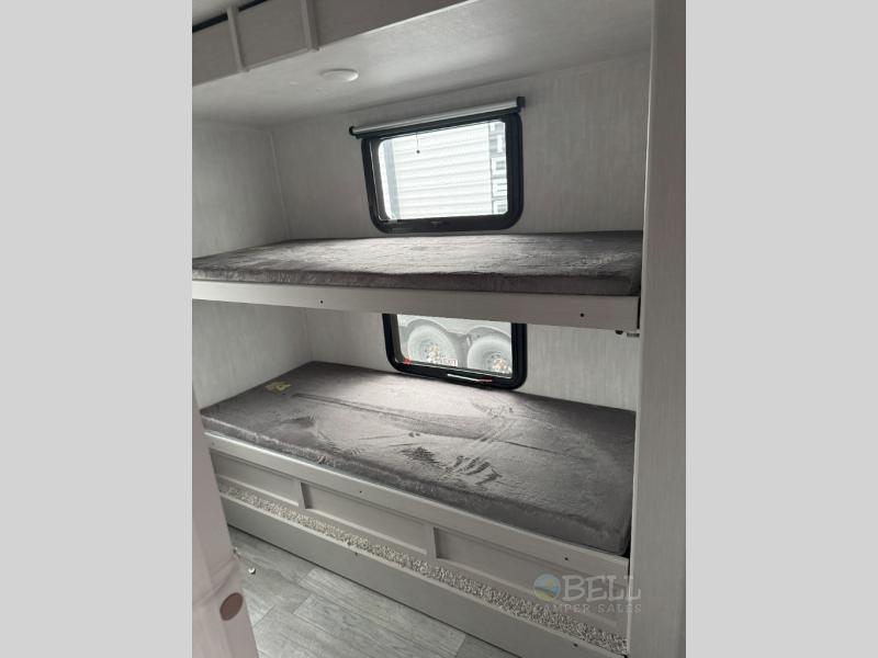 New 2025 Coachmen RV Apex Ultra-Lite 241BHS