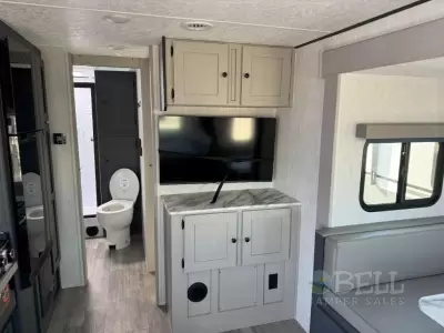 New 2025 Coachmen RV Apex Ultra-Lite 241BHS — photo 12