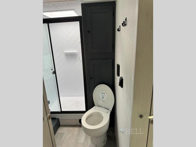New 2025 Coachmen RV Apex Ultra-Lite 241BHS