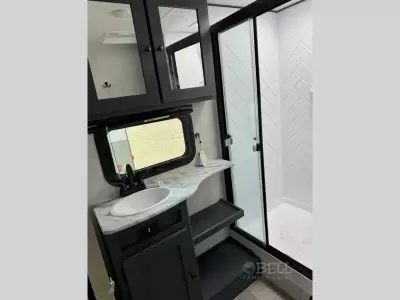 New 2025 Coachmen RV Apex Ultra-Lite 241BHS — photo 17