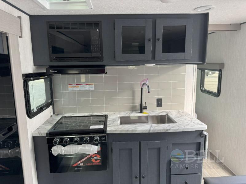 New 2026 Coachmen RV Apex Ultra-Lite 256BHS