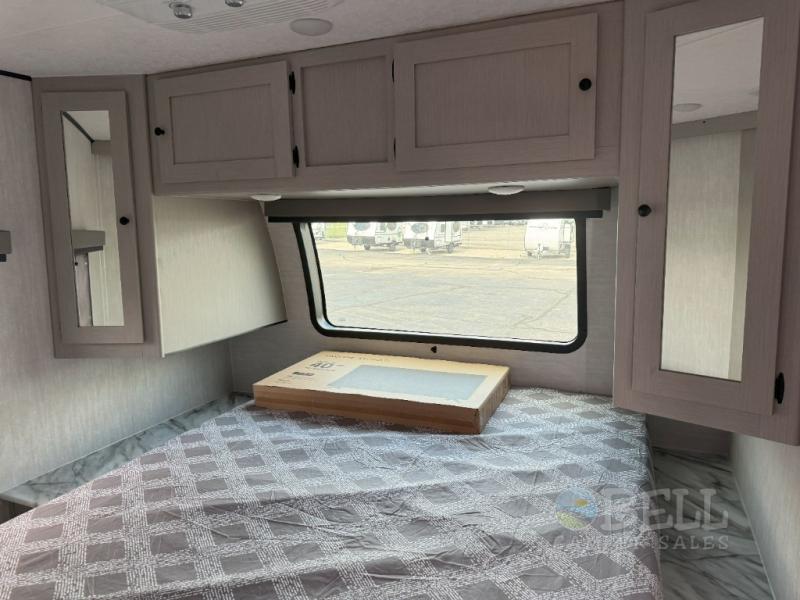 New 2026 Coachmen RV Apex Ultra-Lite 256BHS