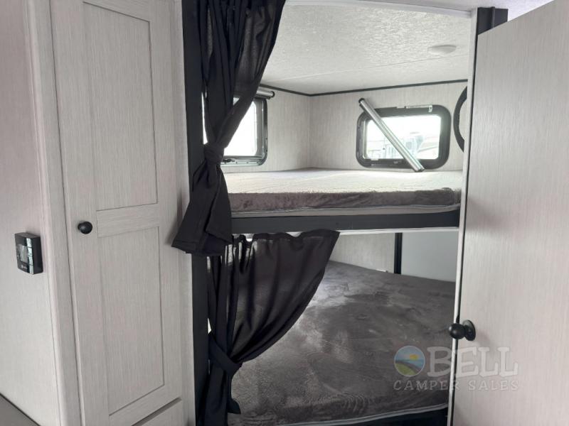 New 2026 Coachmen RV Apex Ultra-Lite 256BHS