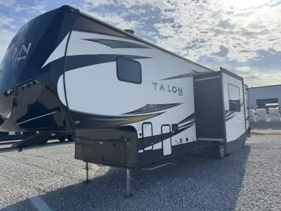 Used 2018 Jayco Talon 313 — photo 3