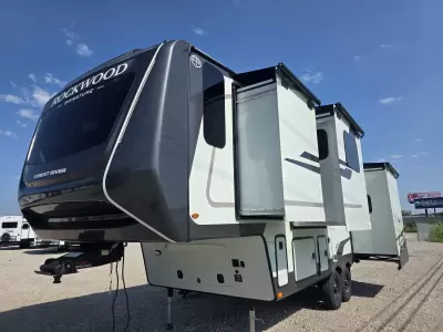 New 2027 Forest River RV Rockwood Signature 290SFK — photo 3