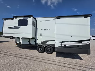 New 2027 Forest River RV Rockwood Signature 290SFK — photo 6