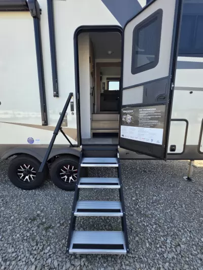 New 2027 Forest River RV Rockwood Signature 290SFK — photo 13