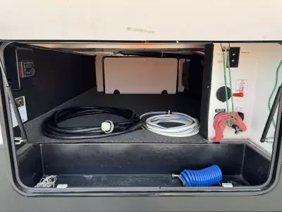 Used 2018 Dutchmen RV Atlas 2952RLF — photo 7