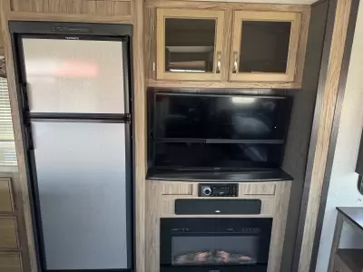 Used 2018 Dutchmen RV Atlas 2952RLF — photo 21