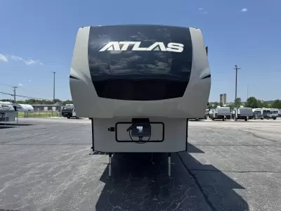 Used 2018 Dutchmen RV Atlas 2952RLF — photo 3