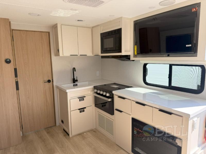 New 2026 Winnebago Thrive 25RLS