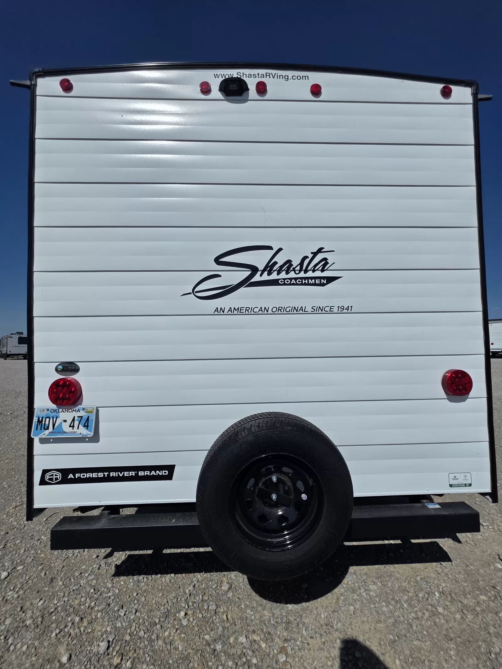 2027 Shasta Oasis 525RS B2 travel trailer kitchen and dining area available at Bell Camper Sales in Bartlesville, Oklahoma