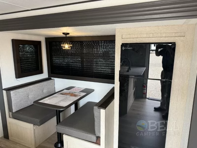 2025 Shasta 525BHS travel trailer interior layout at Bell Camper Sales in Bartlesville, Oklahoma