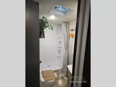 New 2025 Shasta RVs i-5 Edition 525BHS — photo 18