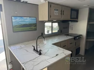 New 2025 Shasta RVs i-5 Edition 525BHS — photo 9