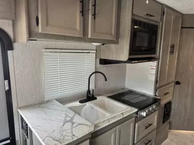 Used 2021 Coachmen RV Freelander 22XG — photo 16