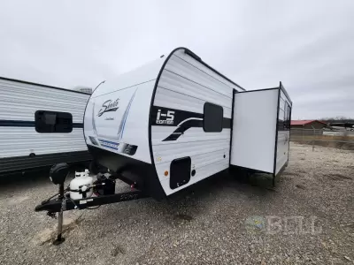 New 2025 Shasta RVs i-5 Edition 526RBS rental in Bartlesville