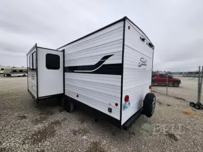 New 2025 Shasta RVs i-5 Edition 526RBS — photo 2
