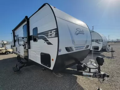 New 2025 Shasta RVs i-5 Edition 526RBS rental in Bartlesville