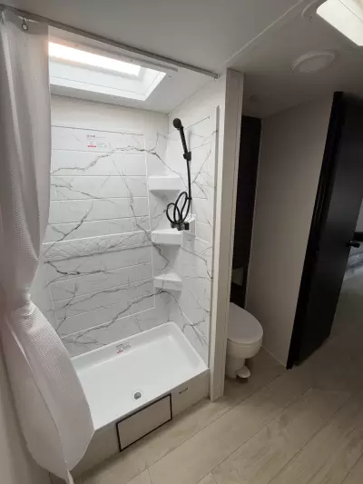 New 2027 Coachmen RV Shasta Oasis 526RBS C4 — photo 18